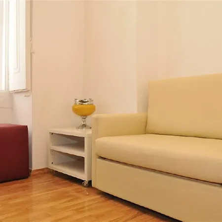 Charming 3 Bedroom Apartment In Lisbon